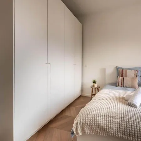 Amsterdam City Apartment Near Museum District & Vondelpark With View