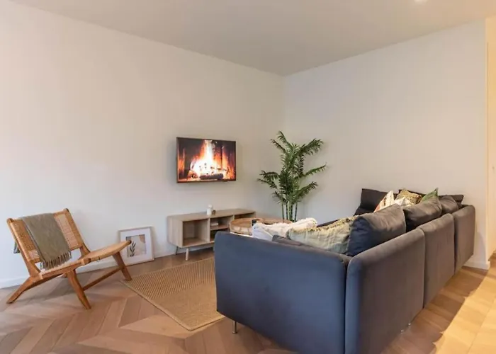 Amsterdam City Apartment Near Museum District & Vondelpark With View Apartment