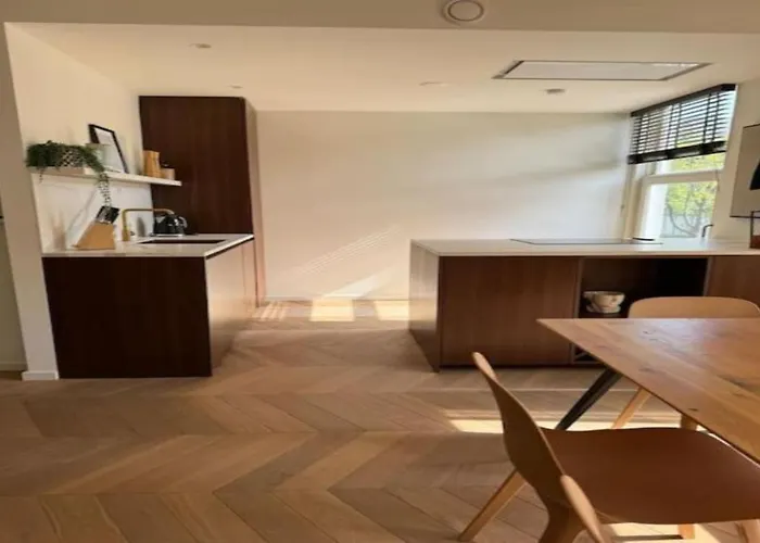 Amsterdam City Apartment Near Museum District & Vondelpark With View Apartment