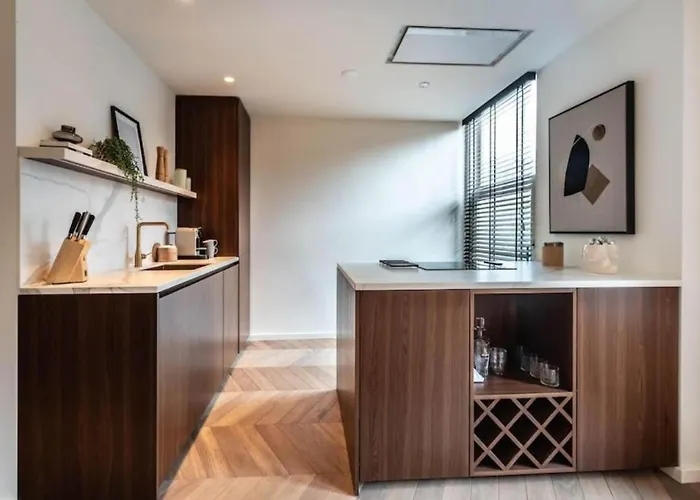 Amsterdam City Apartment Near Museum District & Vondelpark With View Apartment *