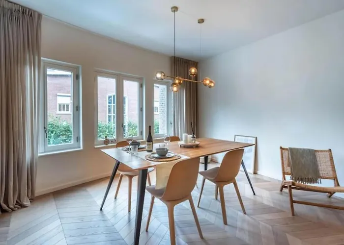 Amsterdam City Apartment Near Museum District & Vondelpark With View Apartment