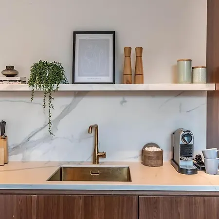 Luxe Gerenoveerd In Oud-zuid * Amsterdam